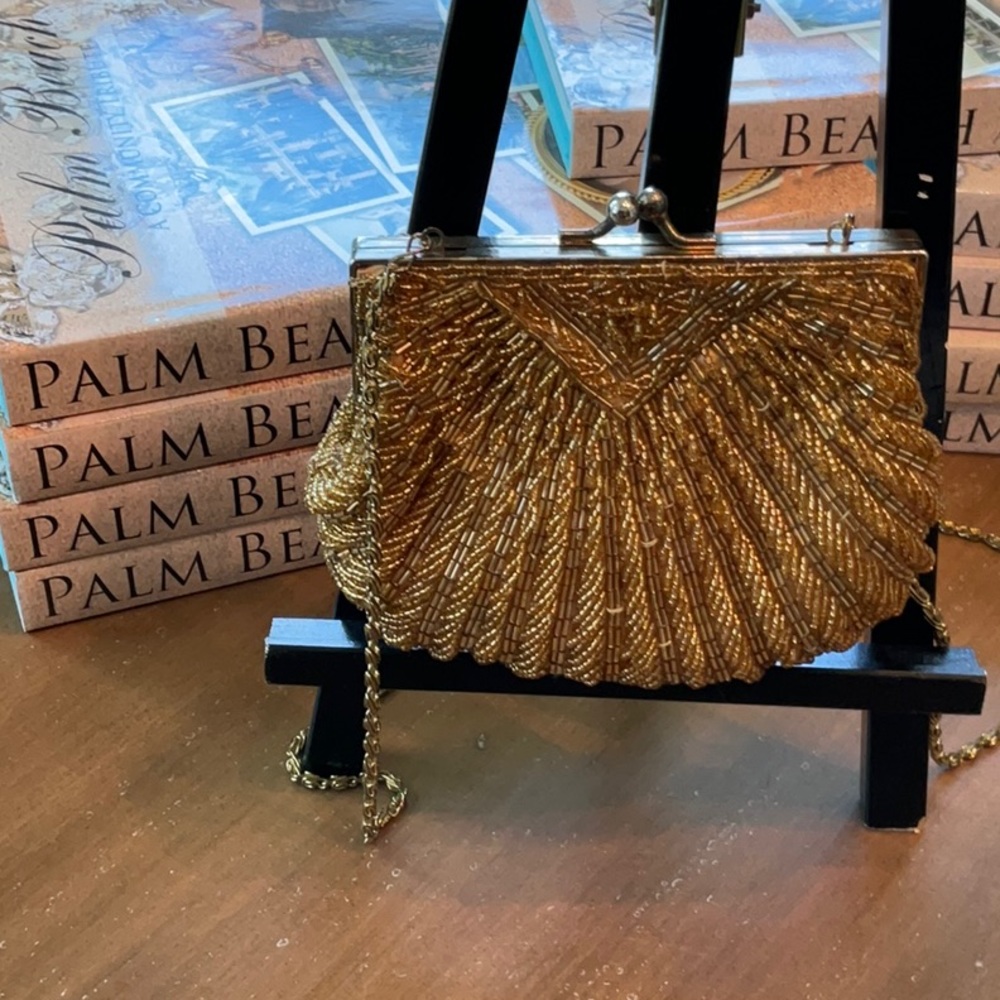 VINTAGE LA REGALE Gold Beaded Clam Shell Crossbody Bag